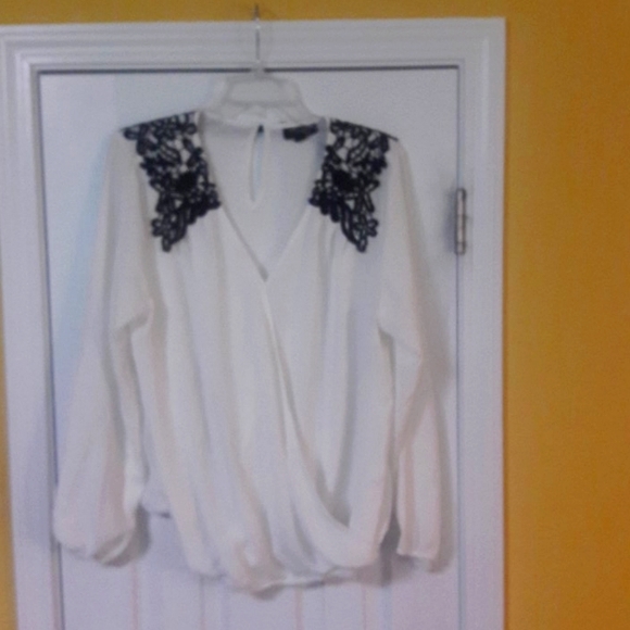 Thalia Sodi blouse - Picture 3 of 4